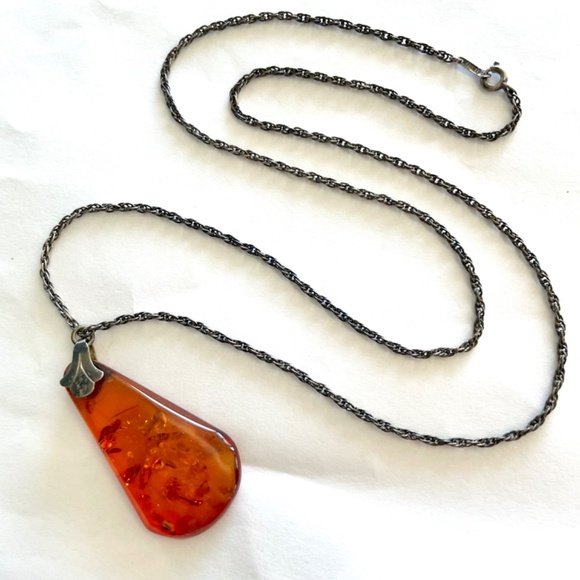 Vintage Amber Necklace - Picture 4 of 17